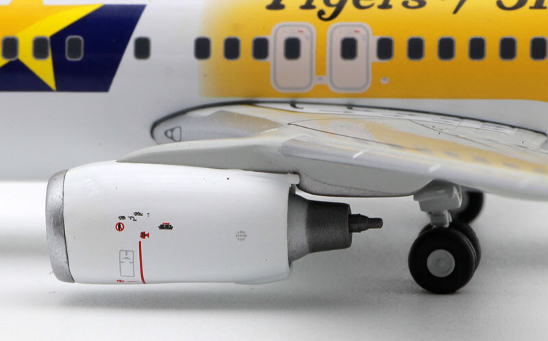 JC Wings 1:200 スカイマーク B737-800 JA73NR 1:200 JC Wing Diecast Aircraft Model Skymark Airlines Boeing