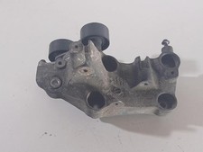 117102273R soporte alternador para RENAULT MASTER 1980 216938