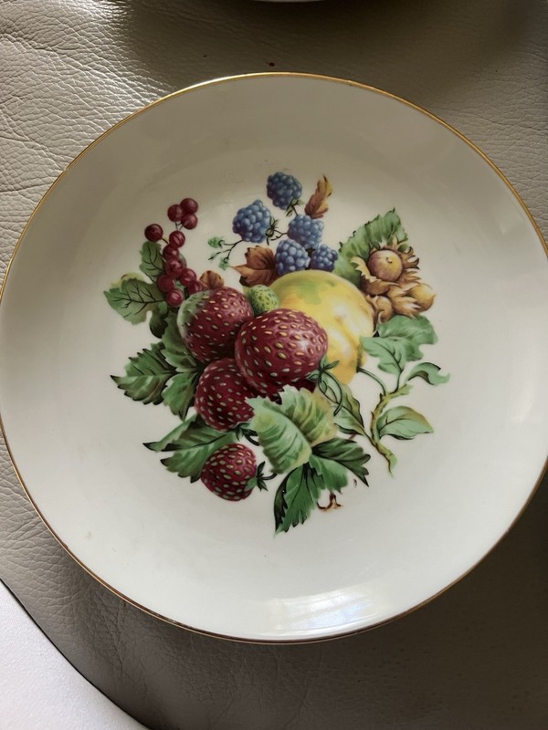 8 Naaman Israel Dessert Plates  7-1/2"  Plum,Pear,Raspberries, Grapes Gold Trim