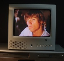 GE 09GP344 Spacemaker 9" CRT TV, RF, Retro Gaming No Remote USED/WORKS 2002