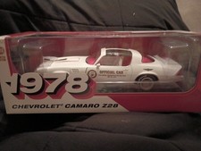 Greenlight Chevrolet Camaro 1:18 Car - White (13598) Pace Car