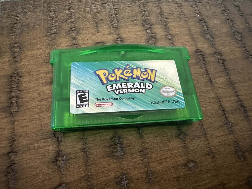 Pokemon Emerald GBA