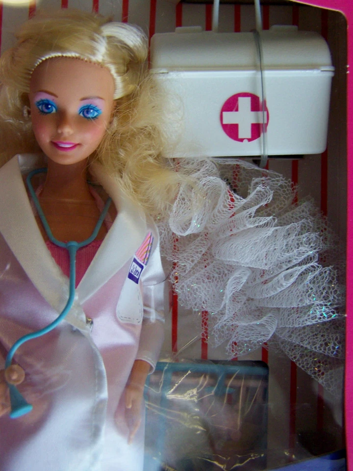 ..MUÑECA DOCTOR BARBIE VINTAGE 1987 #4118 INCLUYE MÁS DE 20 PIEZAS EN CAJA ORIGINAL Foto 2 de 3