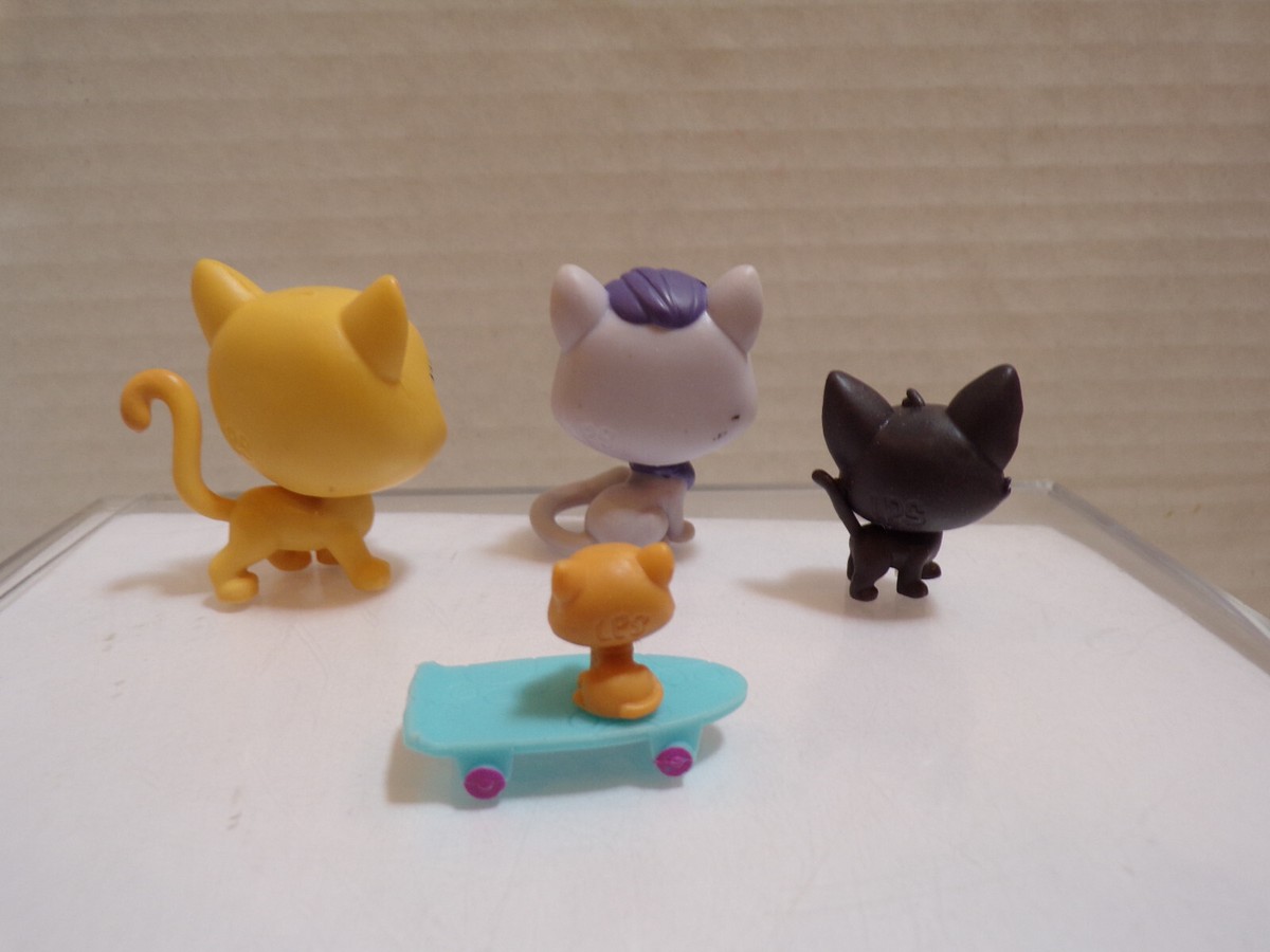Littlest Pet Shop~#76~Dane~#77~Dina~#8~Jade~#79~Tess~Snowboarding Kitty Crew