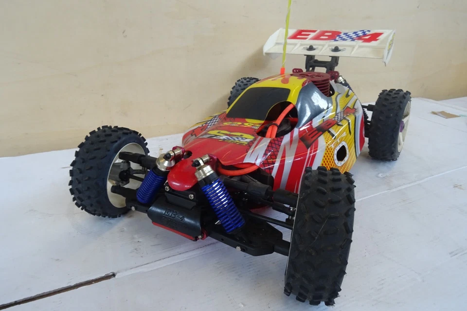 EB 4 S2 RC Thunder Tiger scala 1/8 competition motore a scoppio - Immagine 2 di 4