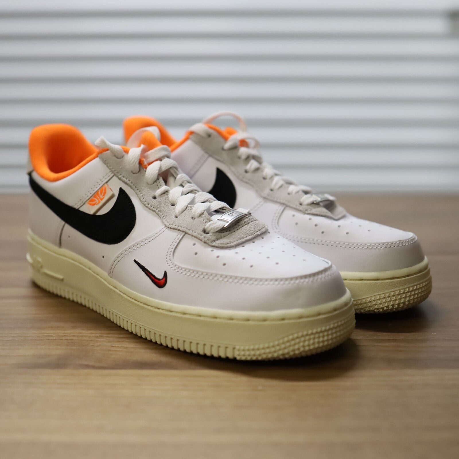 Men's Size 6.5 Nike Air Force 1 07' LV8 White Orange Low Hoops Pack  DX3357-100🔥