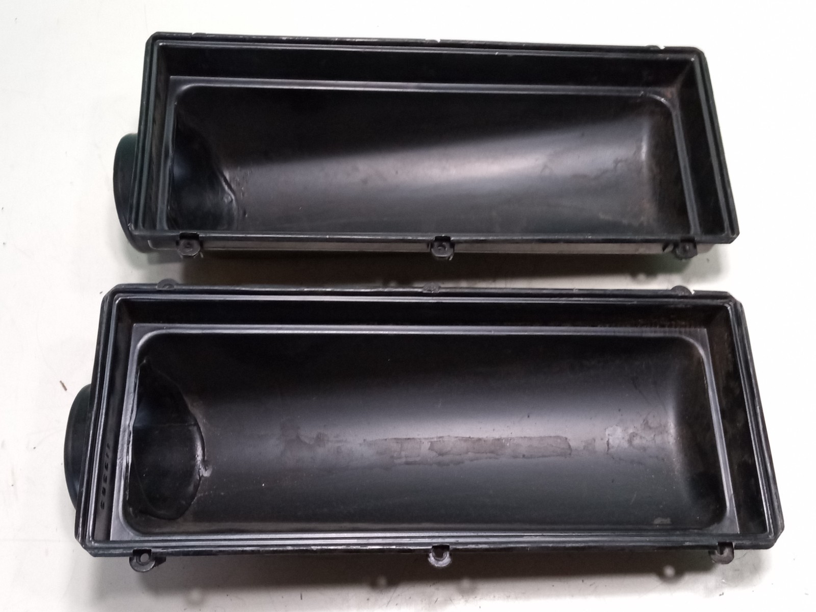Ferrari 400i Engine Fuel Injection Air Intake Cleaner Filter Boxes_113282_Pair