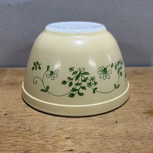 Vtg Pyrex Shenandoah Mixing Bowl #401 Nesting 750 ml Yellow W/ Green Flowers