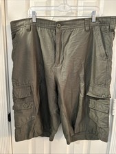 Men s Olive Green Urban Cargo Shorts Size 42