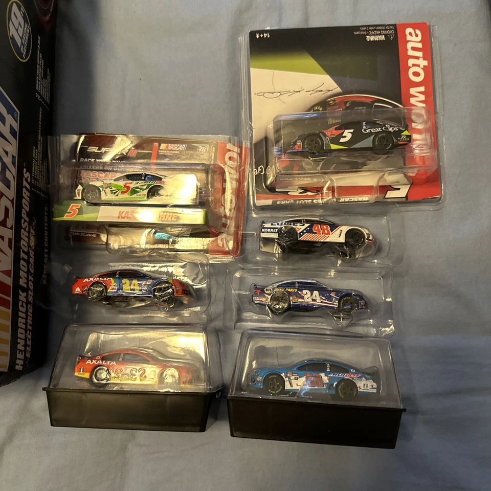 Auto World:  Nascar Hendricks Motor SportsElectric Racing Slot (7) Car Set Combo - Image 4 of 4