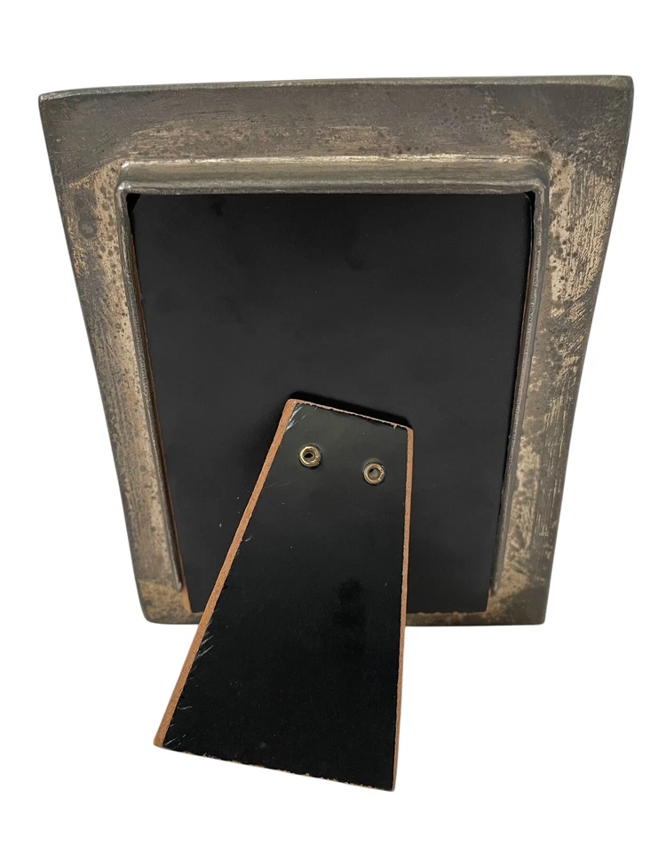 Antiguo MARCO DE FOTOS de acero de tungsteno de plata ornamentada. "Para foto de 3 1/2x5""". Numerado Foto 3 de 4