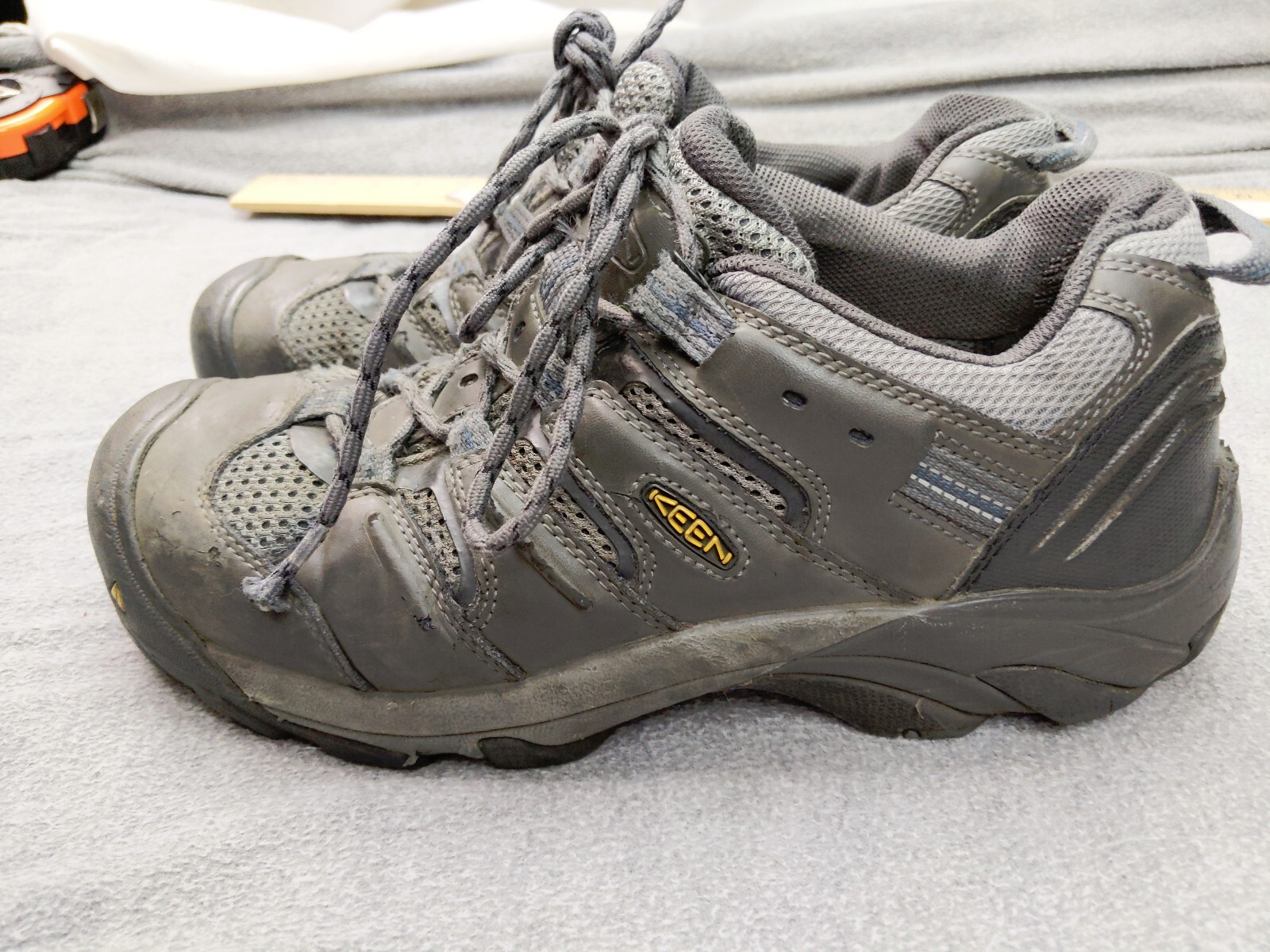 Stivali da lavoro KEEN Utility Lansing punta acciaio bassa uomo 9D 42 grigio F2413 18 EH