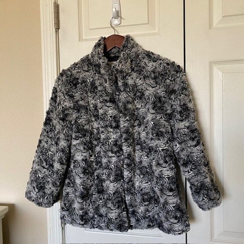 Chico's Faux Fur Jacket Pockets Gray & Black 3/4 Sleeve Chinchilla Women's 0 NWT - Picture 10 of 10