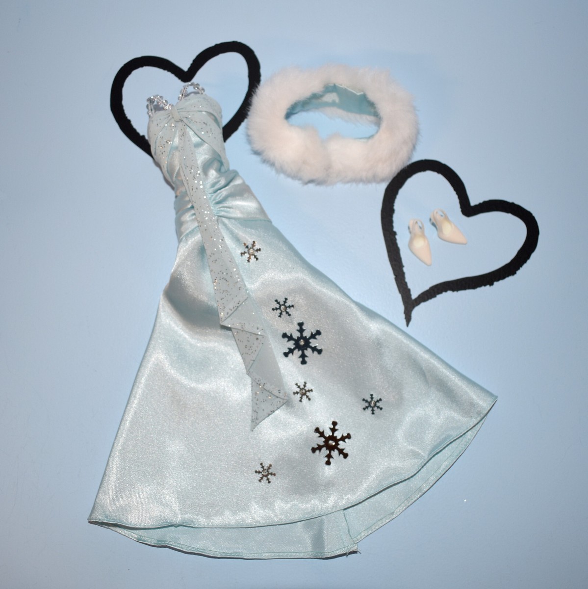 Barbie I Dream of Winter Light Blue Dress, Silver Snowflakes Faux Fur Wrap Heels