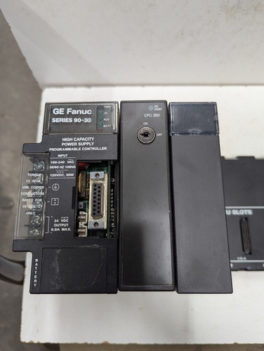 GE Fanuc 90-30 IC693PWR330H IC693CHS391K IC693CPU350-DJ IC693ACC310A - Foto 2 di 6