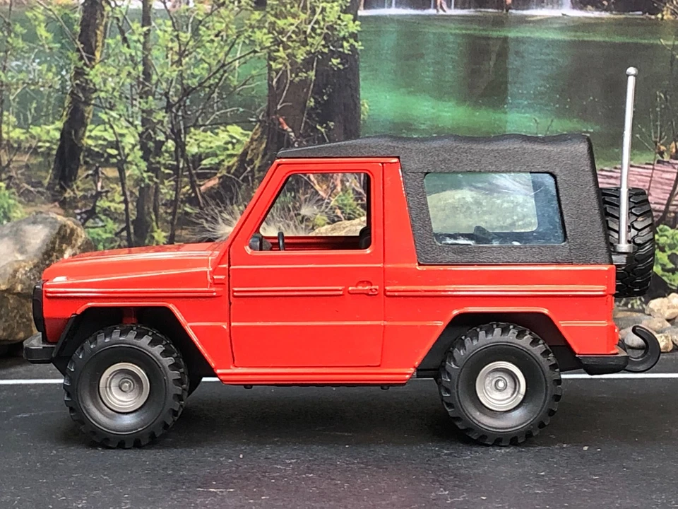 GAMA 1:25 Diecast Model ORANGE MERCEDES GELANDEWAGEN GERMANY #445 - Image 2 of 4