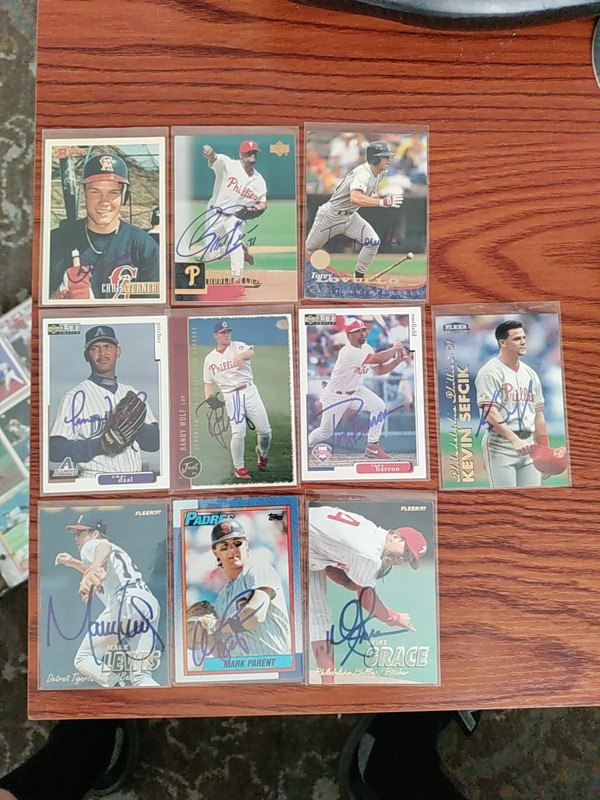 MLB Autographed Baseball Cards Lot (10)