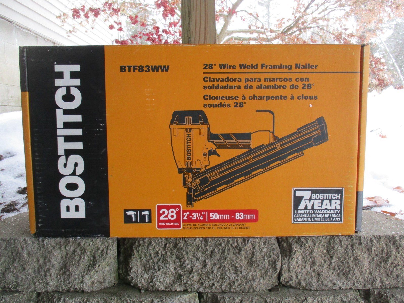 BOSTITCH BTF83WW 3.25" 28-Degree Pneumatic Top Load Wire Wel