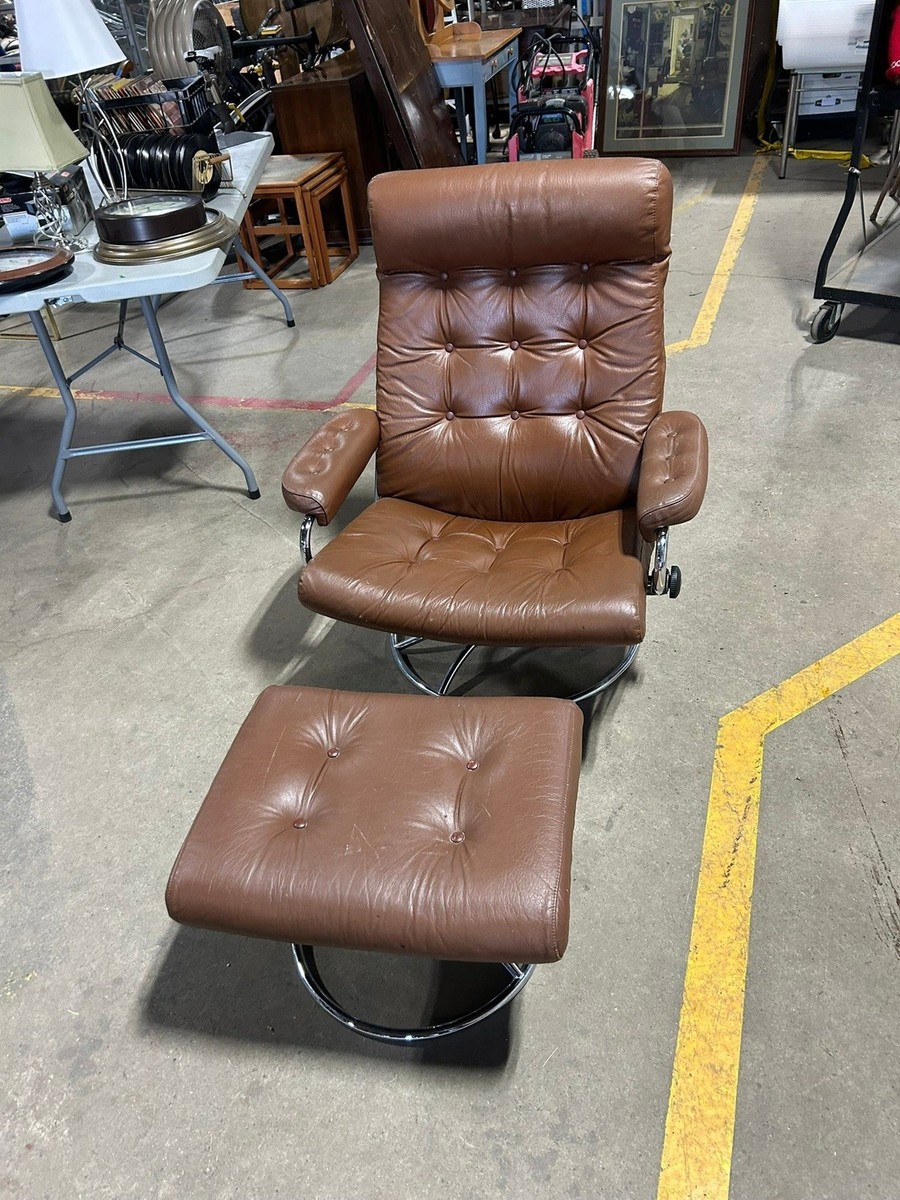 Vintage Ekornes Stressless Leather Recliner Chair Ottoman Chrome