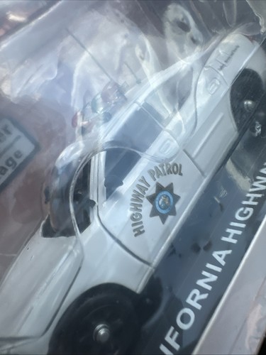 1/43 FIRST RESPONSE CHP CALIFORNIA HIGHWAY PATROL CHARGER NEW 2009 - Picture 6 of 7