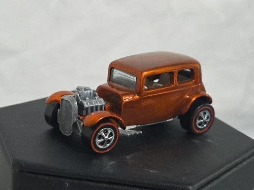 Hot Wheels Redline 1968 CUSTOM 32 Ford Vicky Copper Orange Restored Display case