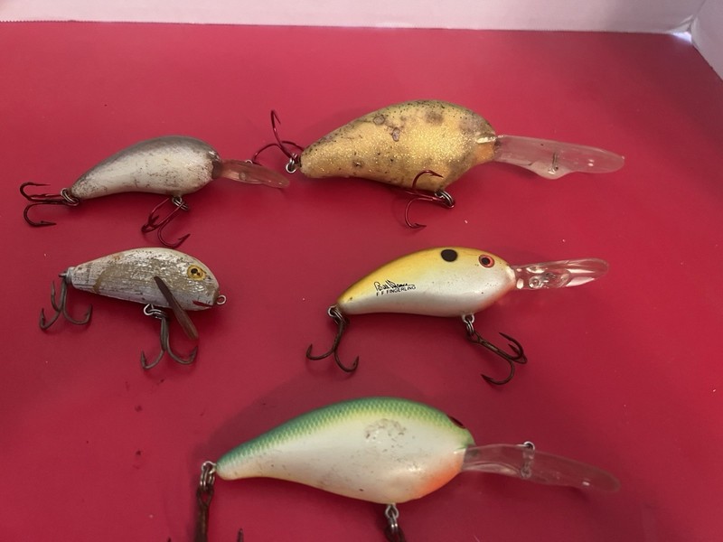 Vintage Fishing Lures Lot of 5 Great Color Good Condition
