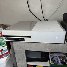 Original Microsoft Xbox One Console White 500GB Model. Doesn’t Read Discs
