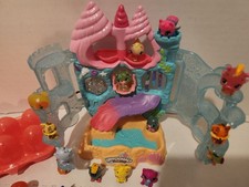 Hatchimals CollEGGtibles Coral Castle Fold Open Playset with Extra Figures