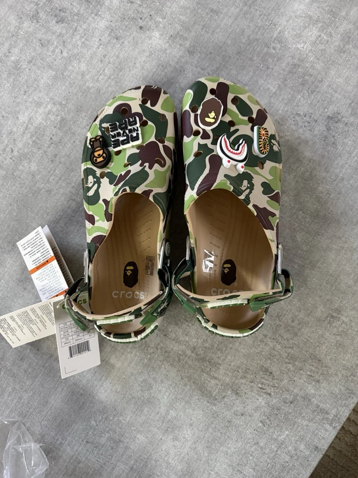 Camuflaje verde Bape x Crocs talla 10 Foto 3 de 4