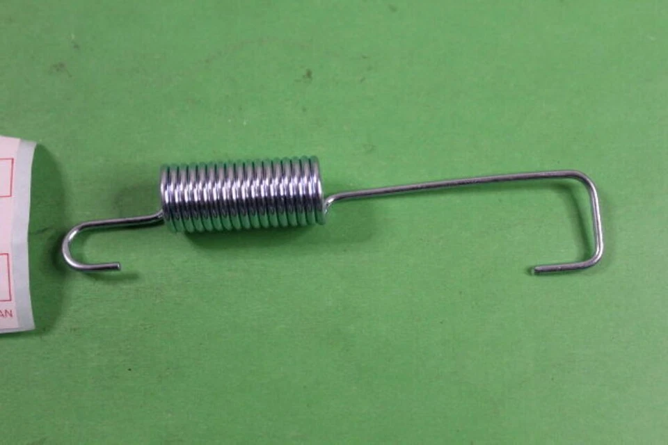 Новая из старых запасов пружина педали тормоза Kawasaki KE100 KE125 KE175 KLR250 KLR650 KX125 92081-1071 - Изображение 2 из 4