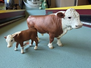 Schleich 13763 Hereford Bull 13765 Calf Figure 2008 Farm Baby Cow Retired Toy