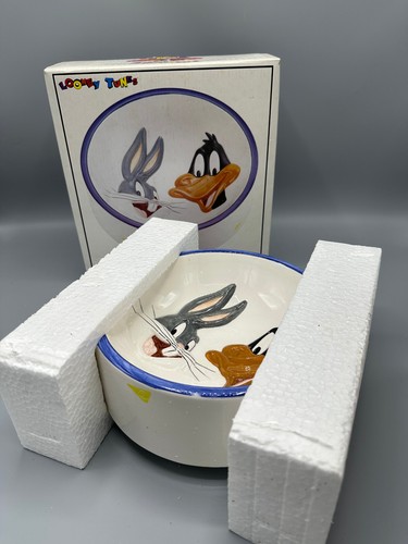 Vintage 1993 Looney Tunes-Bugs Bunny and Daffy Duck Ceramic Pet Bowl Dog/Cat 8" - Picture 2 of 5