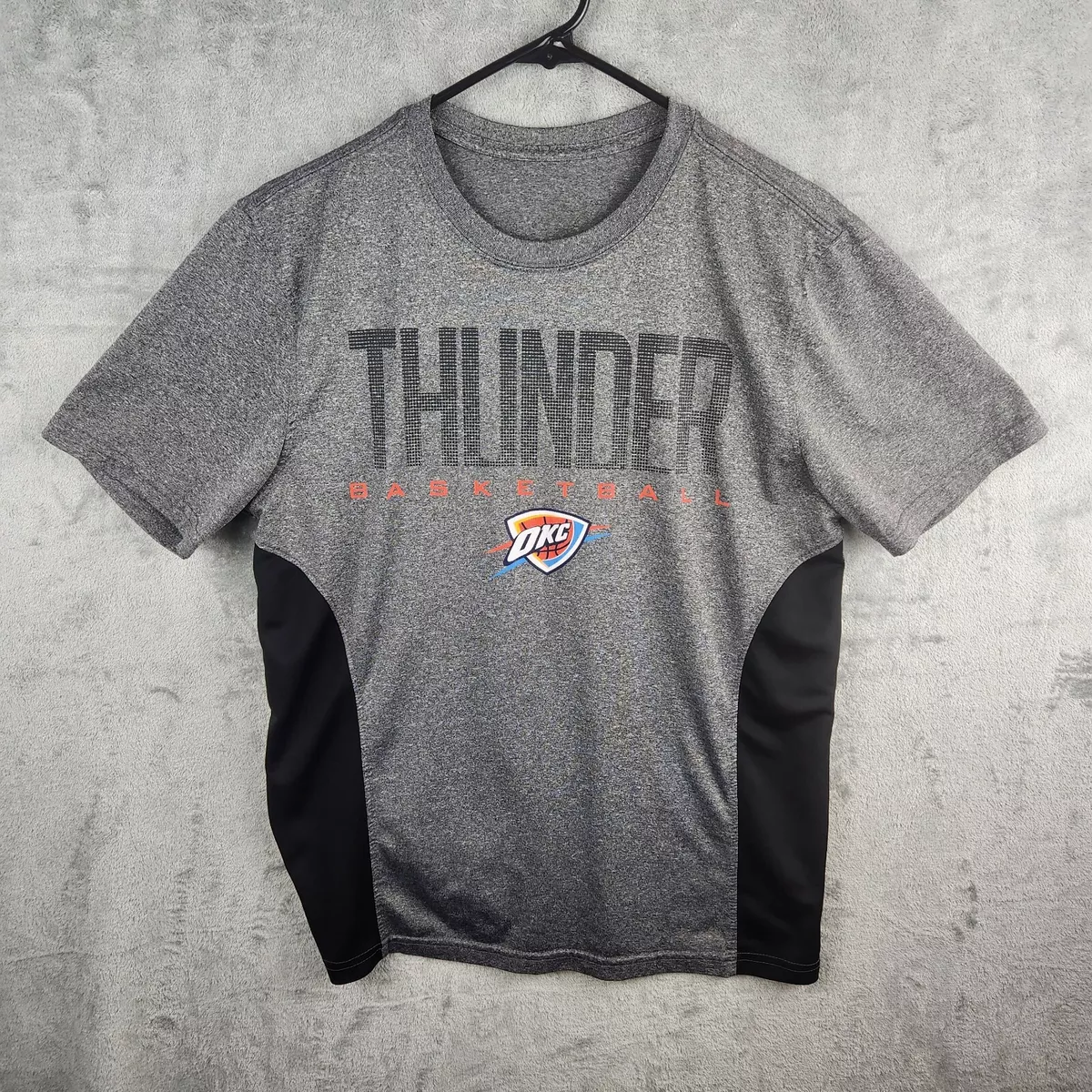 OKC Thunder Shirt Men s Size M Gray Black T Shirt Pullover Oklahoma City NBA