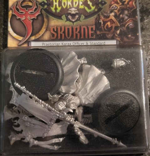 Hordes Skorne Praetorian Karax Officer & Standard Command Attachment PIP 74096 - Picture 3 of 9