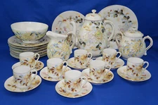 Chrysanthemum Moriage 31 Piece Tea Set-Pot Cream Sugar Cups/Saucers-Plates-Bowl
