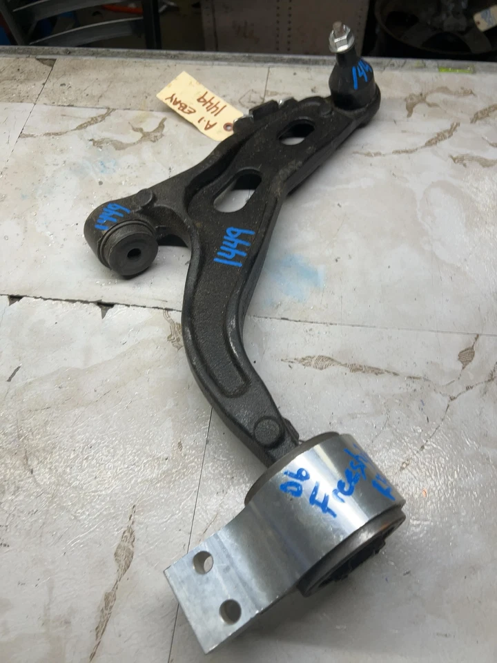 Conjunto de brazo de control inferior delantero derecho Montego 500 2005-2007 *Nuevo mercado de accesorios* Foto 2 de 4