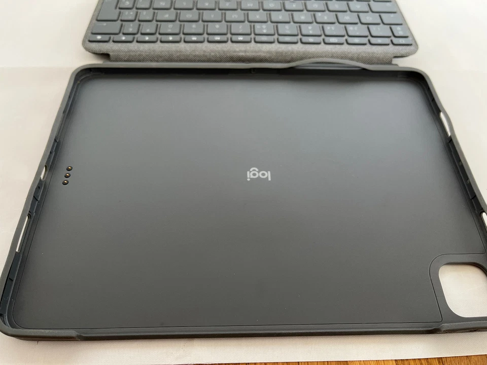 Logitech Combo Touch – Keyboard Case für iPad Pro 11" (1.–3. Gen.) - (ES) - Bild 3 von 4