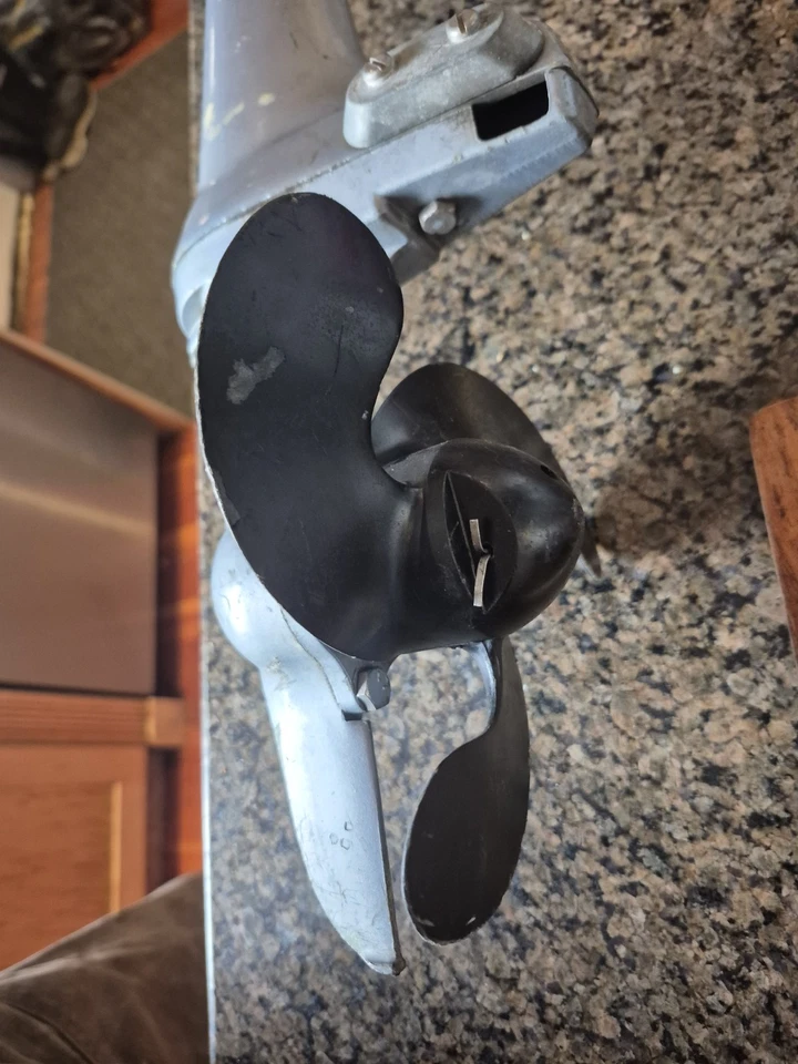 Johnson Sea-Horse 1978 motor fueraborda 2 HP modelo Ce2rcoc serie C7200616 funciona en verde Foto 3 de 4