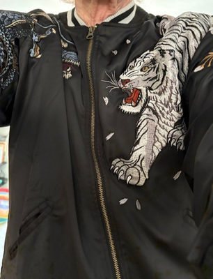 DRAGON & TIGER EMBROIDERED JAPANESE PATTERN 2XL ELEGANT & DELICATE