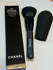 Chanel Blush  Brush Les pibceaux  N° 110  luxury makeup brush