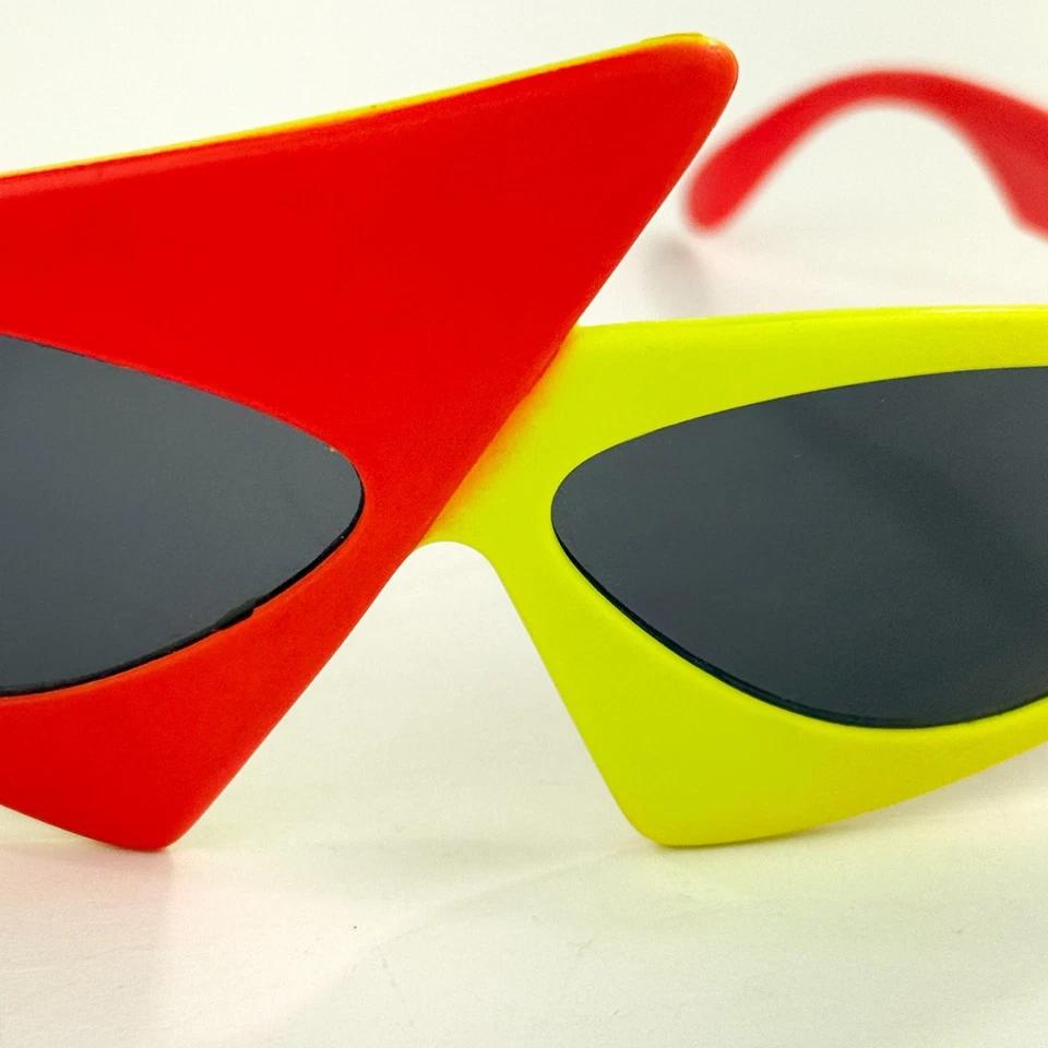 Gafas de sol retro futuristas verdaderas vintage de la década de 1980 rojas amarillas raras punk - Imagen 2 de 4