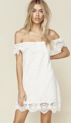 chunky lace wedding dress Country Style Plus Size Lace V-neck 3-4 Sleeve Wedding Dress with Cour –  DorrisDress main image 1