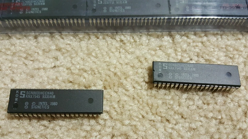 SCN8031HCCN40 8 bit microcontroller intel signetics NOS - Photo 2/3