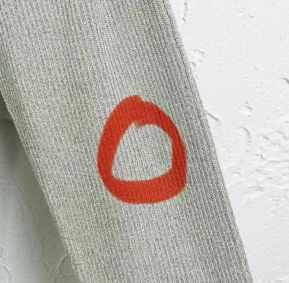 Top de manga larga tejido acanalado de seda plateado metálico y2k principios de la década de 2000 mediano Foto 4 de 4