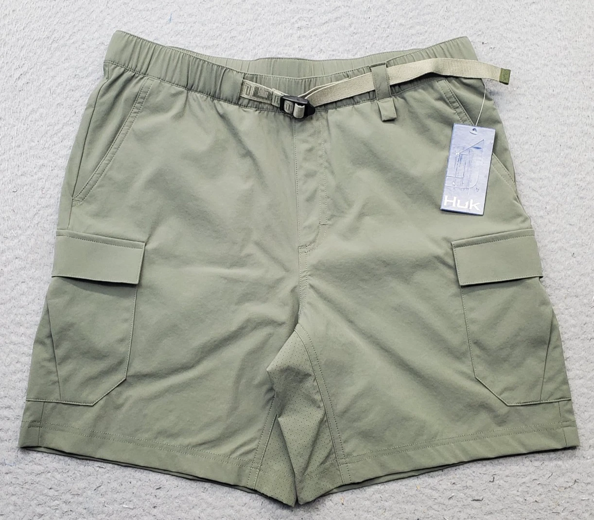 Huk Fishing Cargo Shorts Men Medium Green Flat Front Belted Waist Utility Pocket