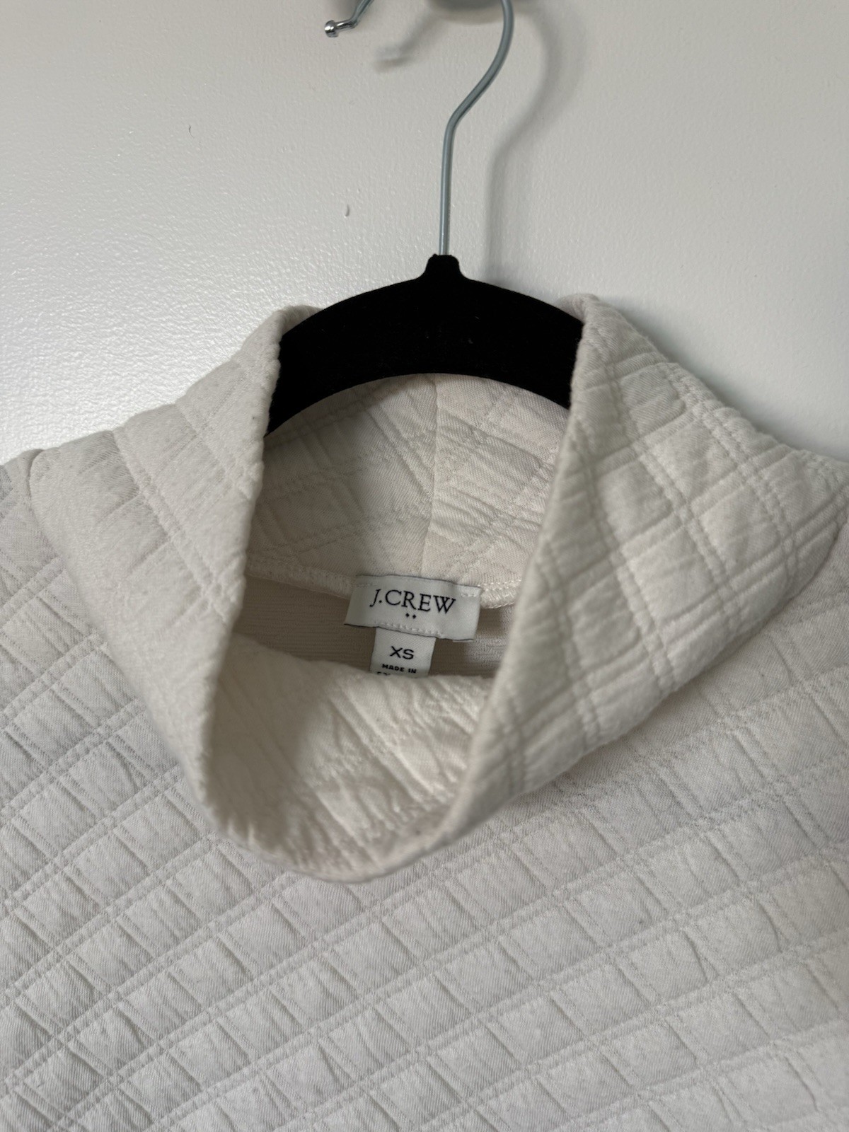J.Crew Off White Cream Quilted Pullover XS Textured Elevated Casual Sweatshirt thumbnail 2