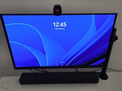 Full Gaming setup : OLED Monitor, High end PC, Gaming Chair, hyperx Cloud3