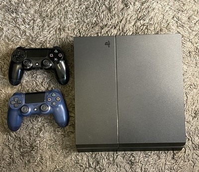 Sony PlayStation 4 Console Black Wi-Fi Blu-Ray Two Controllers