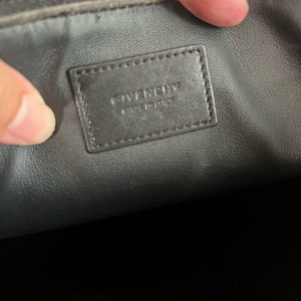GIVENCHY BLACK LEATHER POUCH - image 8