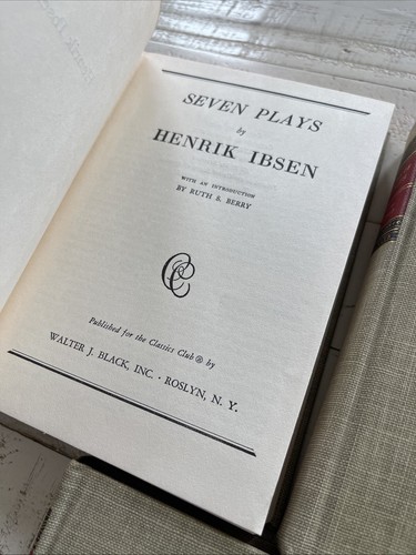 Classics Club 3-Book Set: Ibsen, Defoe, Bradford – Vintage Linen Editions - Picture 6 of 13